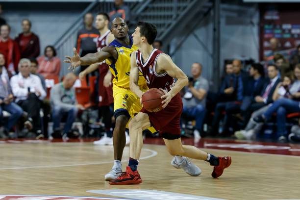 崭露头角 崭露头角