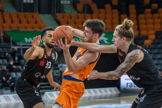 但正如许多 但正如许多